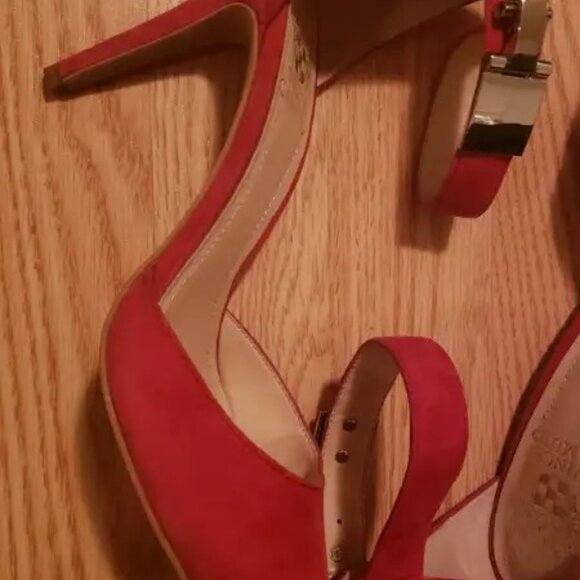 Vince Camuto Women's Ankle Strap Pump - Picture 4 of 6